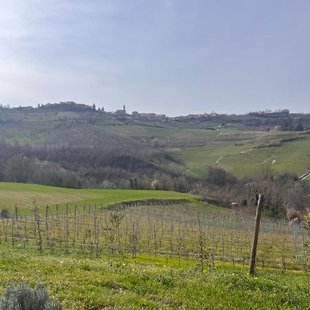 Готель Le Cornici - Cascina Di Charme Діано-д'Альба Екстер'єр фото