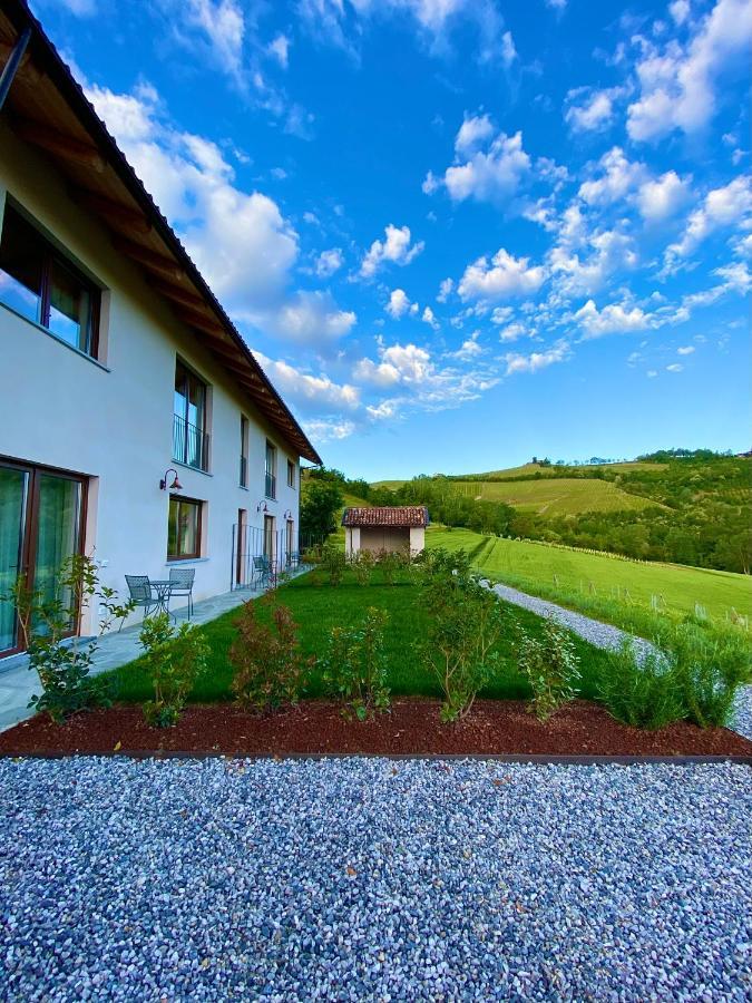 Готель Le Cornici - Cascina Di Charme Діано-д'Альба Екстер'єр фото