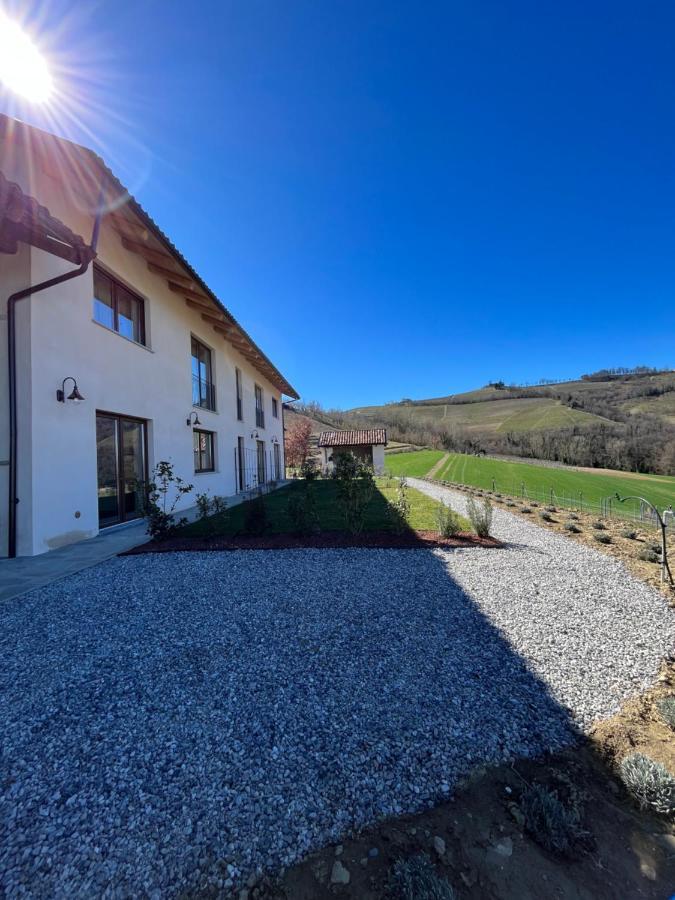 Готель Le Cornici - Cascina Di Charme Діано-д'Альба Екстер'єр фото